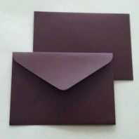 Фиолетовые конверты